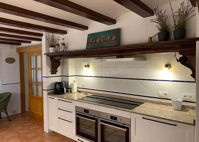 10 Bedroom 5 Star Luxury Villa & Heated Pool For 5 To 28 Guests Near Alicante