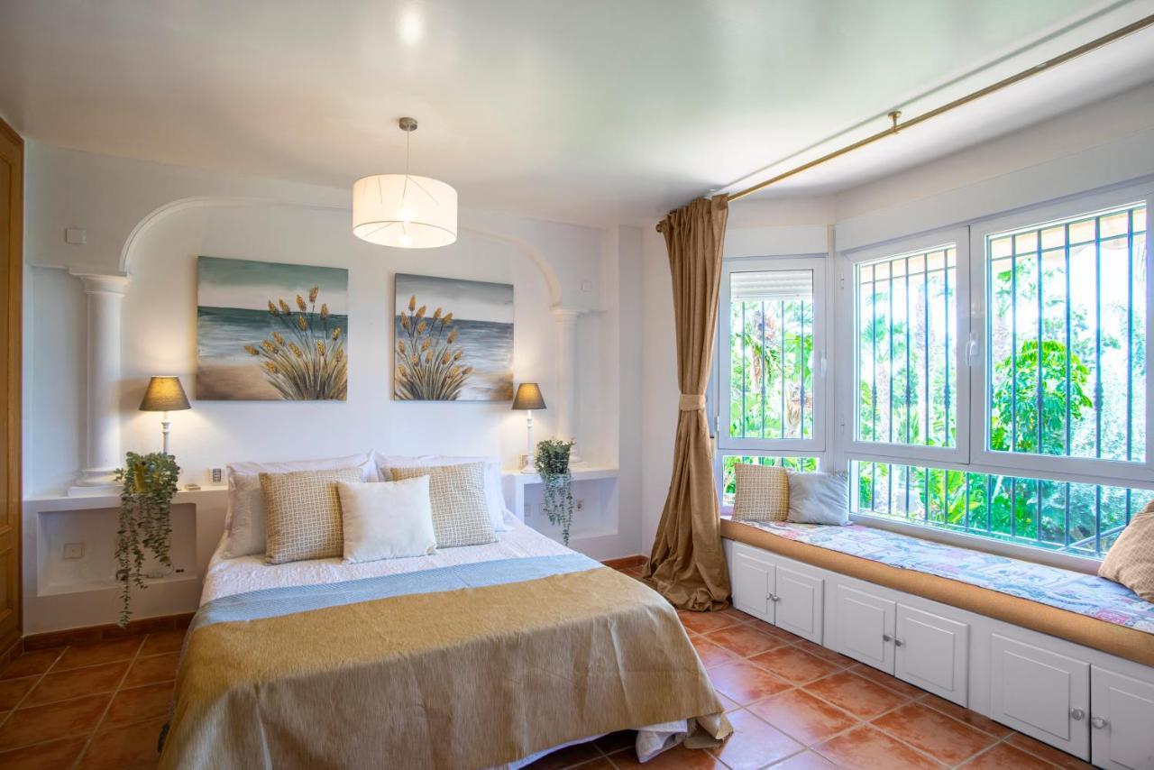 Villa 10 Bedroom 5 Star Luxury & Heated Pool For 5 To 28 Guests Near Alicante Mutxamel