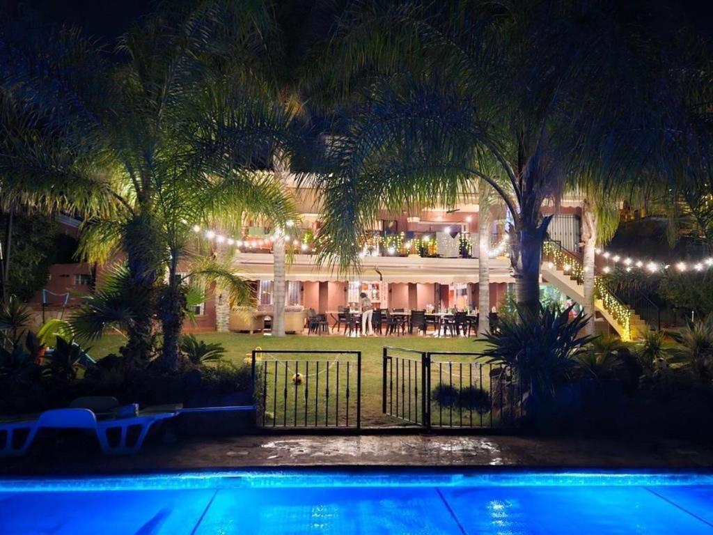 Villa 10 Bedroom 5 Star Luxury & Heated Pool For 5 To 28 Guests Near Alicante Mutxamel